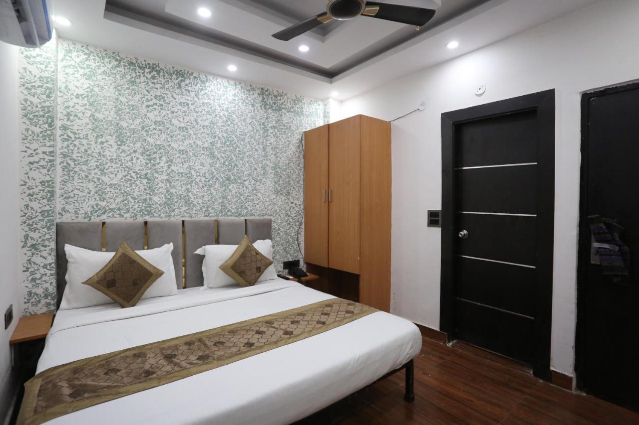 Hotel Twamev Couple Friendly Laxmi Nagar New Delhi Exterior photo