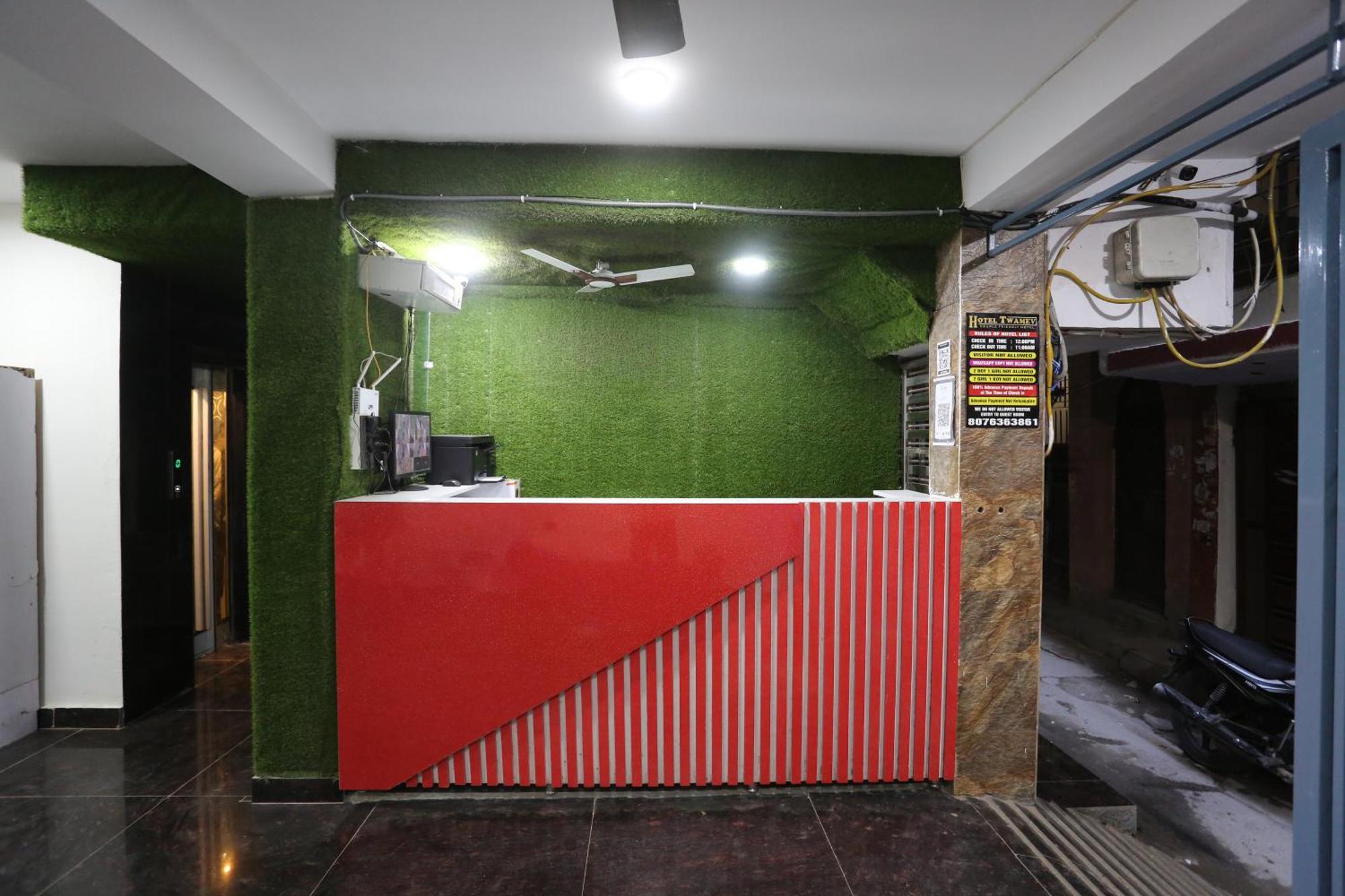 Hotel Twamev Couple Friendly Laxmi Nagar New Delhi Exterior photo